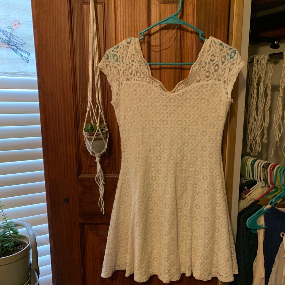sleeveless white lace charlotte russe dress